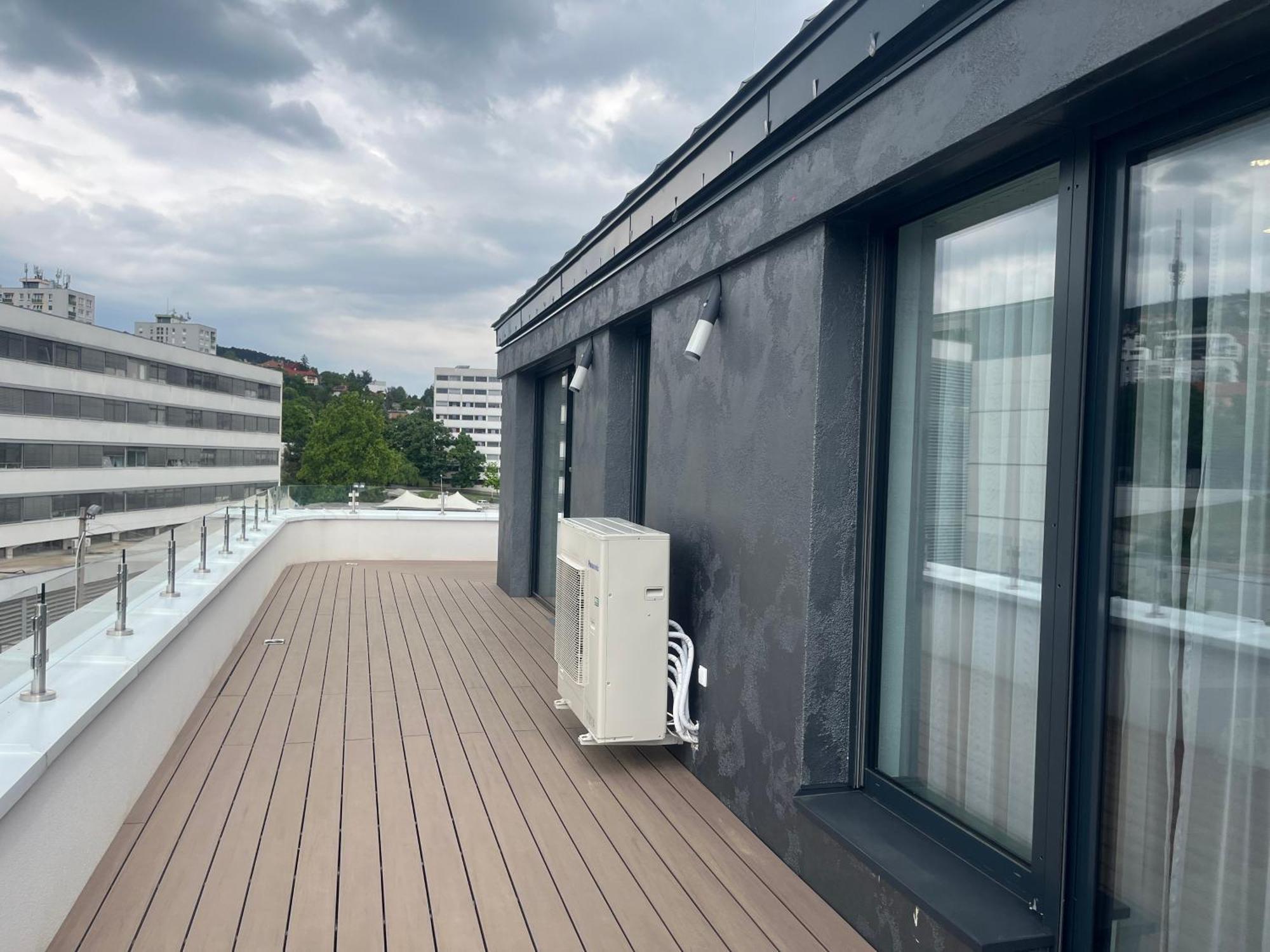 Exkluziv Panoramas Lakas Pecs Appartement Buitenkant foto